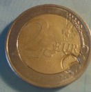 pièces 2 euros avec des contremarques et surfrappe